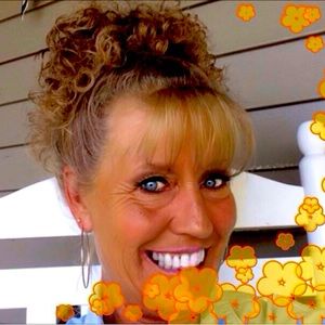 Meet your Posher, Debbie